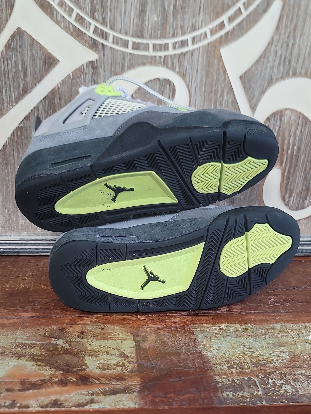 🔥 Nike Air Jordan 4 (Special Edition) "Neon 95" Wmns 7.5 Great Condition. - Picture 13 of 16